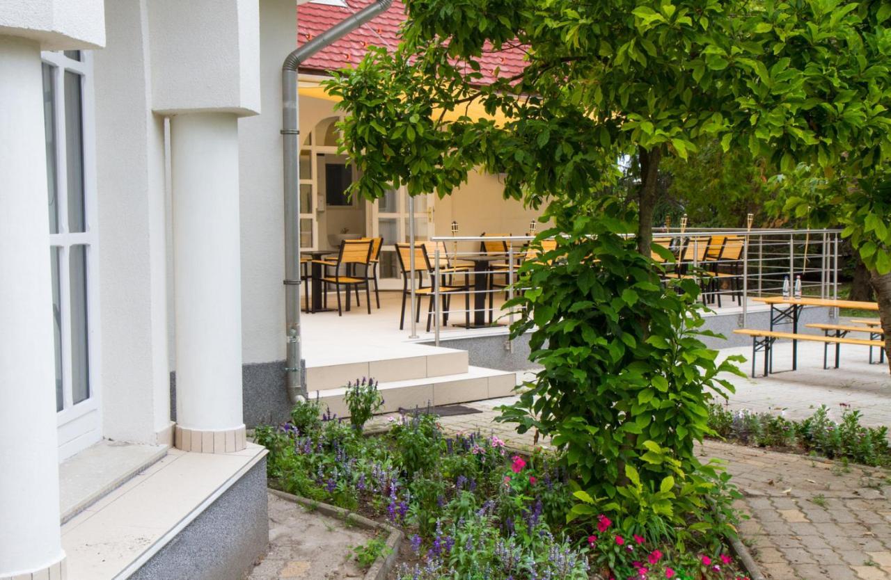 Bed and Breakfast Sungarden Vendeghaz Sajoszoged Экстерьер фото