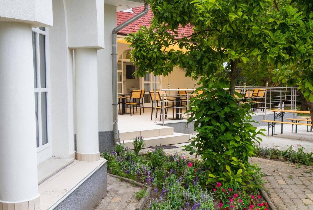 Bed and Breakfast Sungarden Vendeghaz Sajoszoged Экстерьер фото