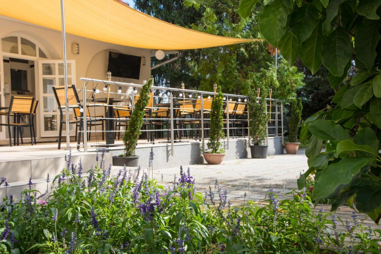 Bed and Breakfast Sungarden Vendeghaz Sajoszoged Экстерьер фото