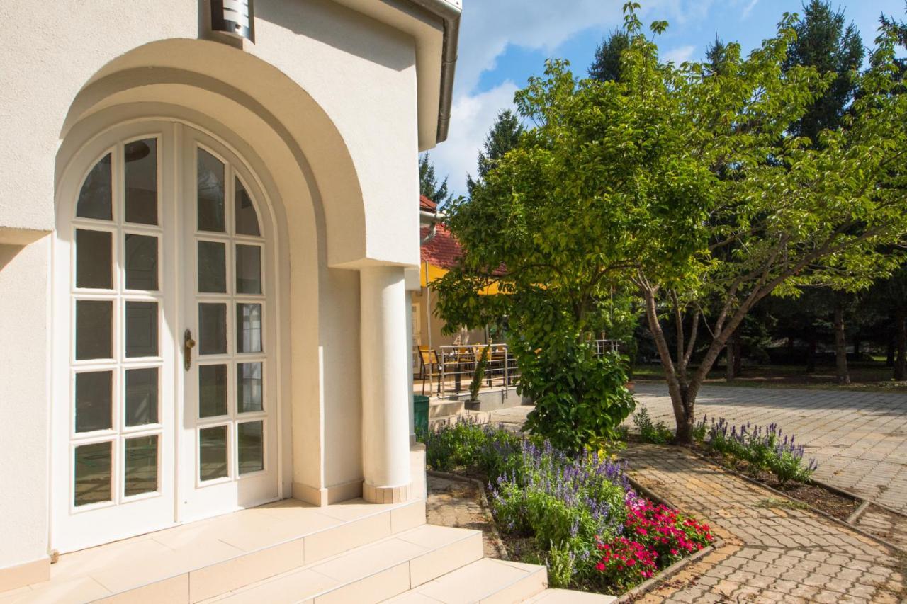 Bed and Breakfast Sungarden Vendeghaz Sajoszoged Экстерьер фото