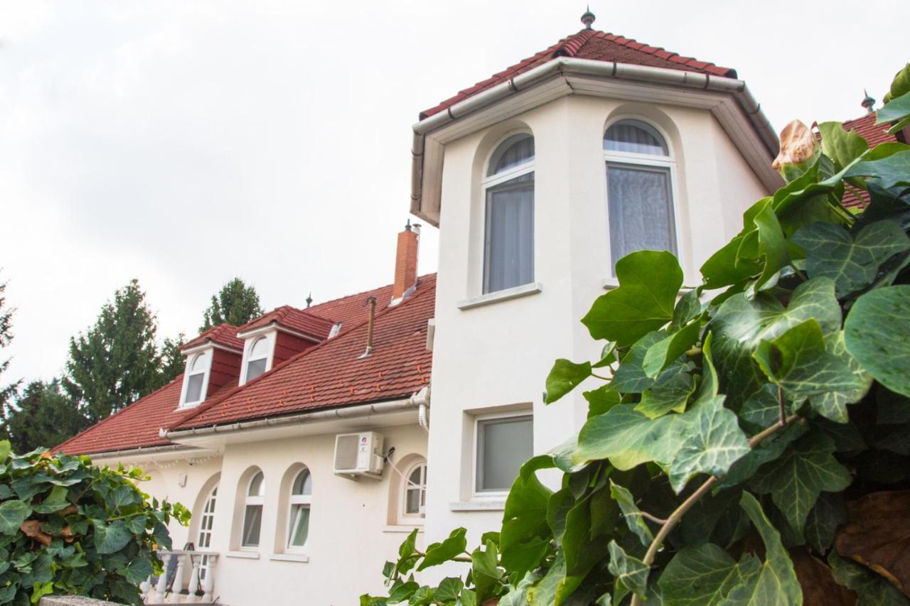 Bed and Breakfast Sungarden Vendeghaz Sajoszoged Экстерьер фото